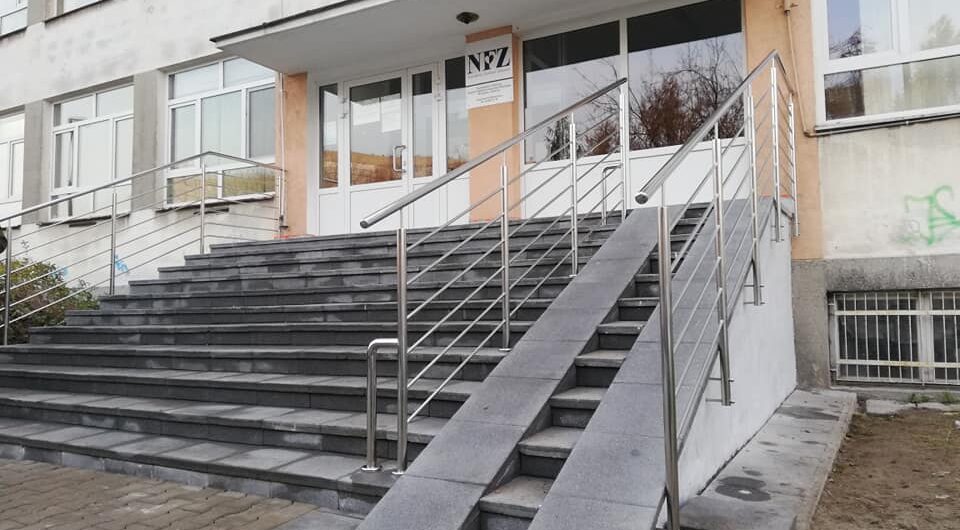 nowoczesne balustrady zewnętrzne sb inox