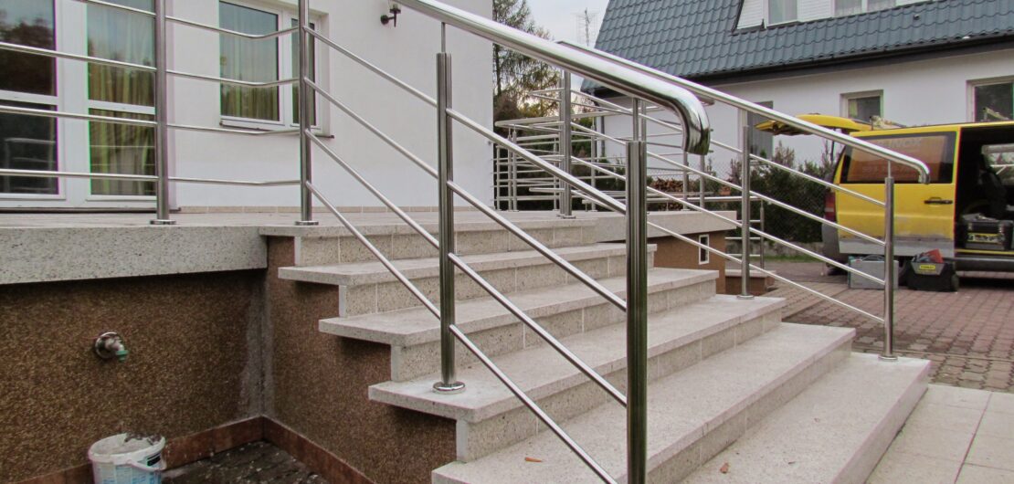 balustrady schodowe zewnętrze dom jednorodziny